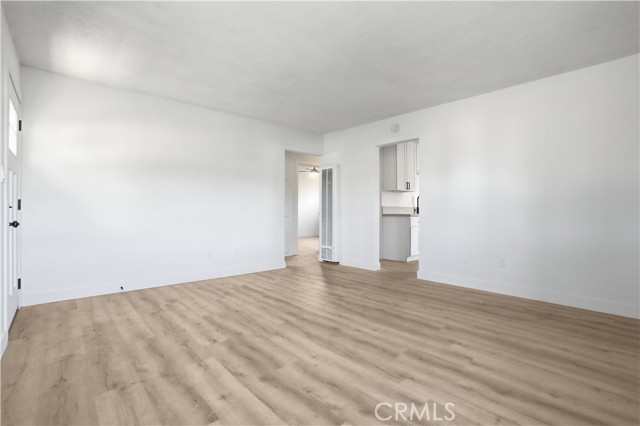 577 Herrington N Avenue, San Bernardino CA: https://media.crmls.org/medias/b7e85ce3-79cb-4b73-81e8-1ce9e649562d.jpg