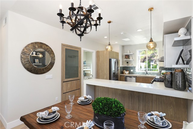6 Oakmont Street, Phillips Ranch CA: https://media.crmls.org/medias/b7e90c3c-6c3e-401b-b348-70f076b5c047.jpg