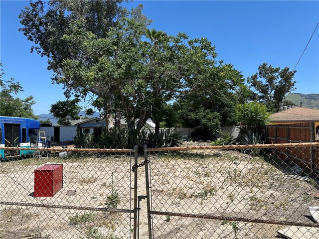 7591 A Cunningham, Highland CA: https://media.crmls.org/medias/b7e94b5a-8b2e-4919-9bb0-ed916cccb5fc.jpg