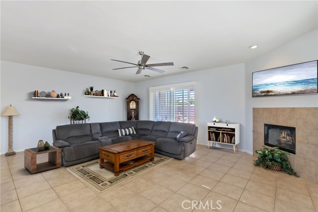 Detail Gallery Image 3 of 23 For 65028 Rolling Hills Dr, Desert Hot Springs,  CA 92240 - 3 Beds | 2 Baths