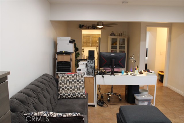 Detail Gallery Image 2 of 10 For 635 N Bristol, Santa Ana,  CA 92703 - 1 Beds | 1 Baths