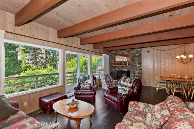 Detail Gallery Image 3 of 49 For 225 Fremont Rd, Lake Arrowhead,  CA 92352 - 3 Beds | 2 Baths