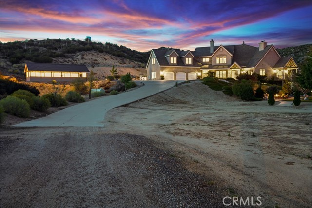 Detail Gallery Image 5 of 53 For 4085 Quail Trail, Hesperia,  CA 92345 - 7 Beds | 4/1 Baths