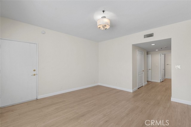 Detail Gallery Image 25 of 32 For 4348 Mammoth Ave #102,  Sherman Oaks,  CA 91423 - 2 Beds | 2/1 Baths