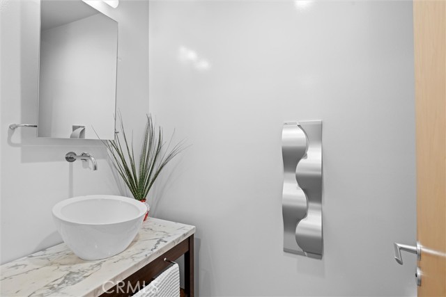 Detail Gallery Image 49 of 51 For 1635 19th St, Manhattan Beach,  CA 90266 - 6 Beds | 4 Baths