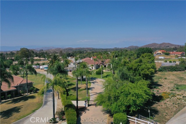 17470 Vanderhill Circle, Perris CA: https://media.crmls.org/medias/b7ec67b0-b436-4638-9990-9f3c6584c9a8.jpg