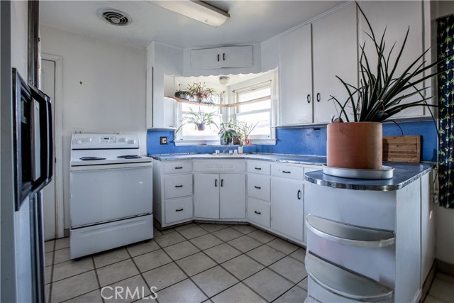 Image 14 of 24 For 3942 Marcus  