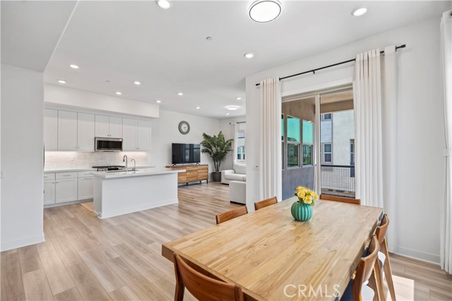 1698 Hollyleaf Ter, Montebello CA: https://media.crmls.org/medias/b7ed3338-49fd-403f-a363-e1a88fb30acf.jpg