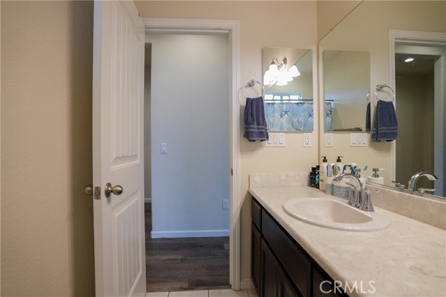 2531 Craftsman Street, Turlock CA: https://media.crmls.org/medias/b7ed376d-e27d-4af5-9b5f-74ca491b4f74.jpg