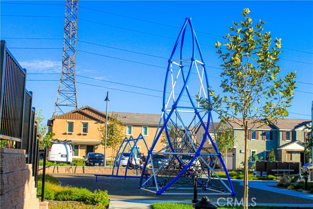 Detail Gallery Image 34 of 34 For 16281 Castello Ln #2,  Fontana,  CA 92336 - 3 Beds | 2/1 Baths