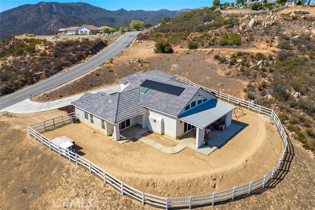 38566 Vista Del Bosque, Murrieta CA: https://media.crmls.org/medias/b7ed7fb9-5bec-48d4-bfc0-d0bb9c44be97.jpg