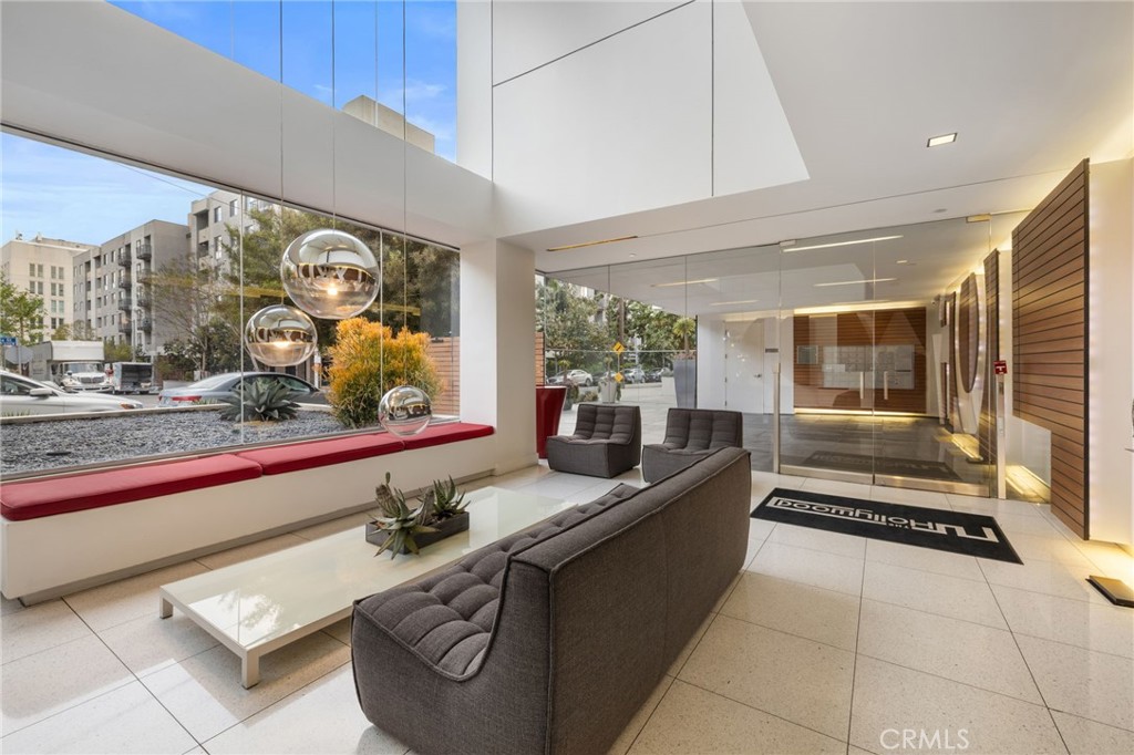 B7edbff0 C31a 4da5 833d 34bf2cbc593c