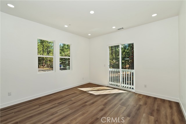 Detail Gallery Image 22 of 50 For 911 Sugarloaf, Big Bear City,  CA 92314 - 3 Beds | 3 Baths