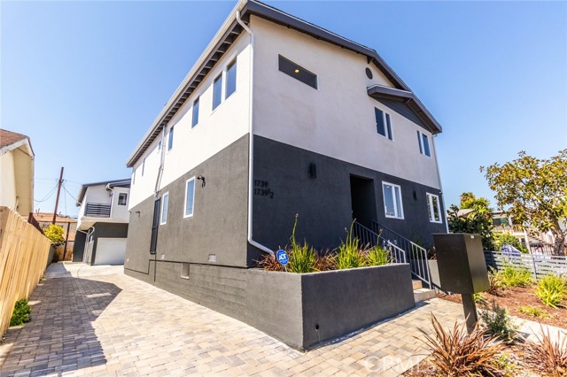 1737 Longwood Avenue, Los Angeles, California 90019, ,Multi-Family,For Sale,Longwood,SR25144723