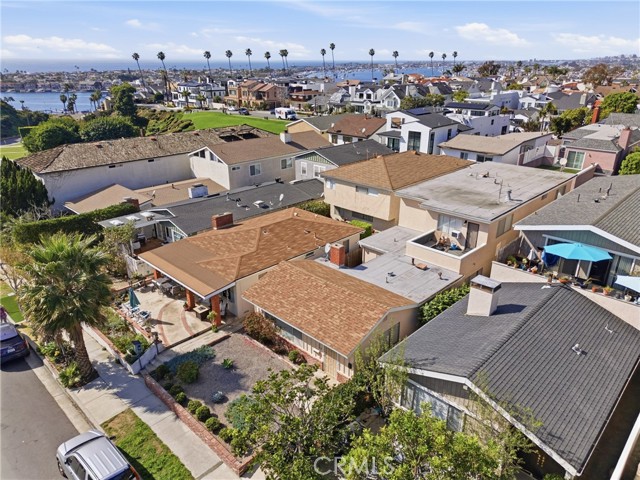 Detail Gallery Image 2 of 40 For 429 Carnation Ave, Corona Del Mar,  CA 92625 - – Beds | – Baths