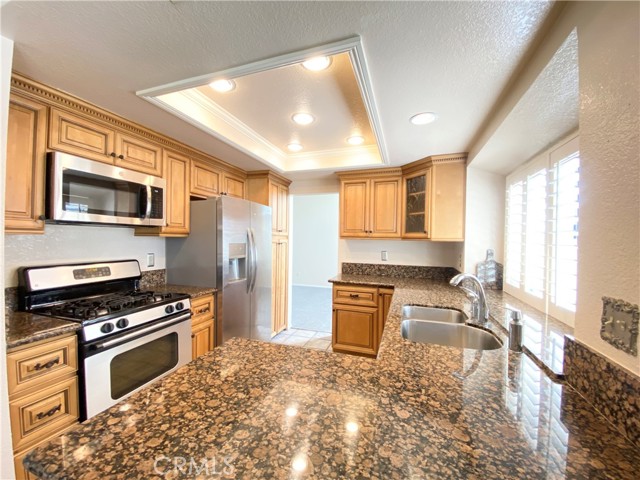 Detail Gallery Image 6 of 25 For 24298 Rimview Rd, Moreno Valley,  CA 92557 - 4 Beds | 3 Baths