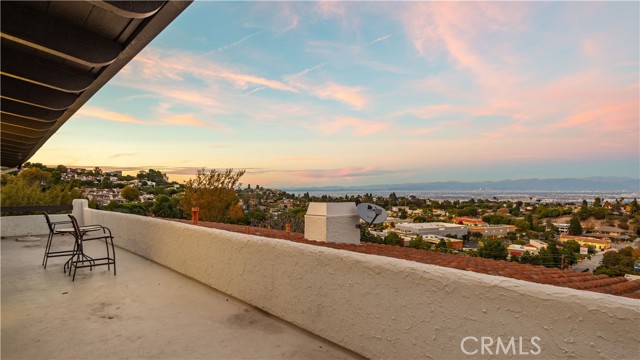 62 Aspen Way, Rolling Hills Estates, California 90274, 3 Bedrooms Bedrooms, ,2 BathroomsBathrooms,Residential,Sold,Aspen,SB22244010