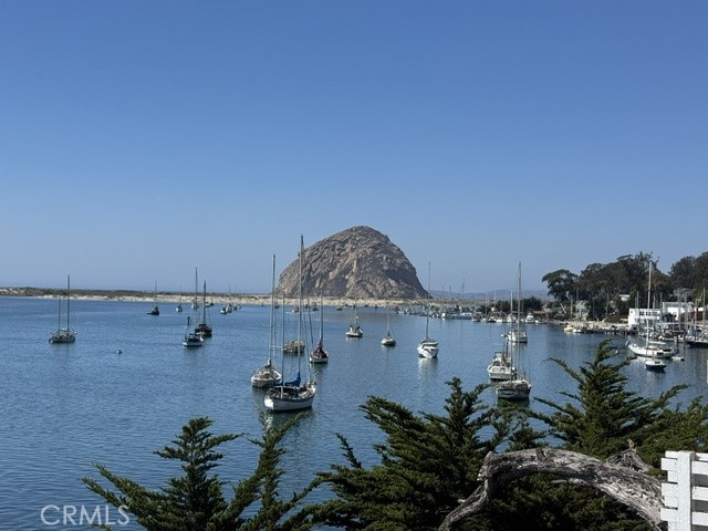 https://media.crmls.org/medias/b7f26903-d35c-45e6-974d-f3262dff73d9.jpg?preset=X-Large