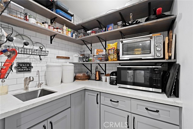 Detail Gallery Image 17 of 51 For 15551 Aulnay Ln, Huntington Beach,  CA 92647 - 3 Beds | 2 Baths