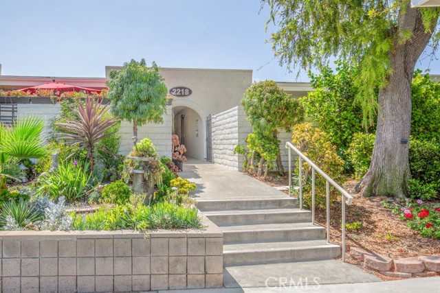 2218 Via Mariposa #B, Laguna Woods, CA 92637