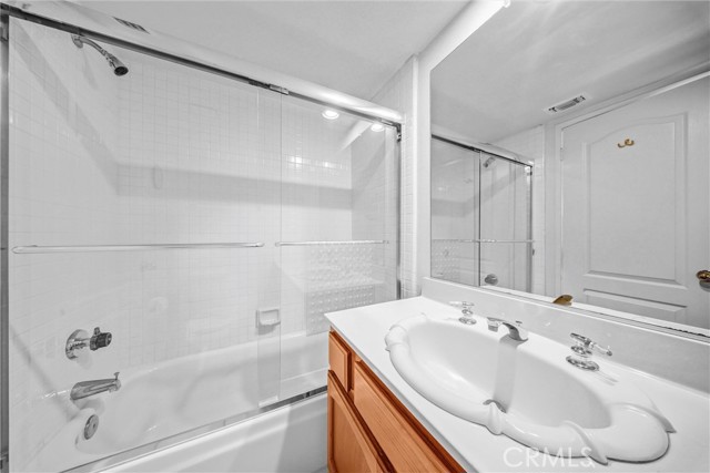 2300 Maple Ave, Torrance CA: https://media.crmls.org/medias/b7f38a63-2de4-41cd-88bc-9eccb001abd6.jpg