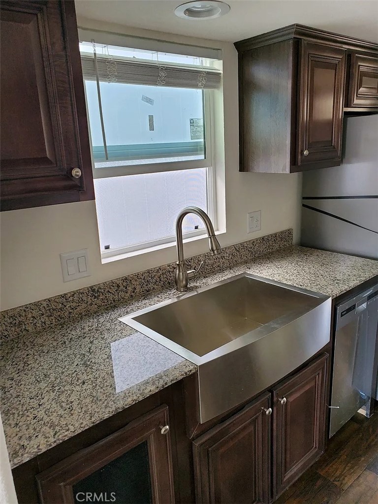 MLS #OC25170597 image #5