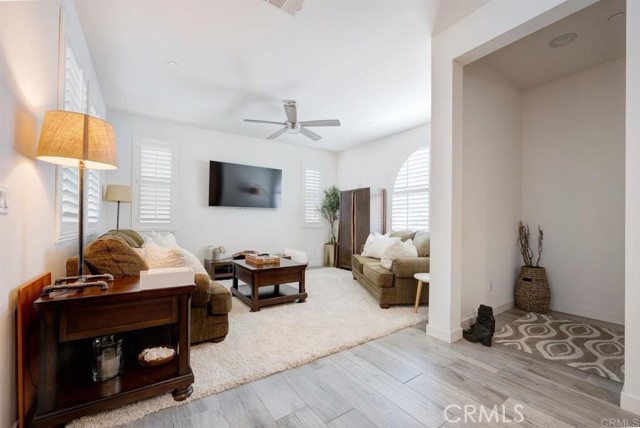 Detail Gallery Image 2 of 24 For 1127 Camino Levante, Chula Vista,  CA 91913 - 4 Beds | 3 Baths