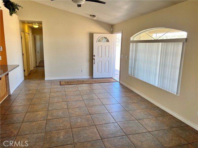 Detail Gallery Image 3 of 10 For 25625 Rancho St, Apple Valley,  CA 92308 - 3 Beds | 2 Baths