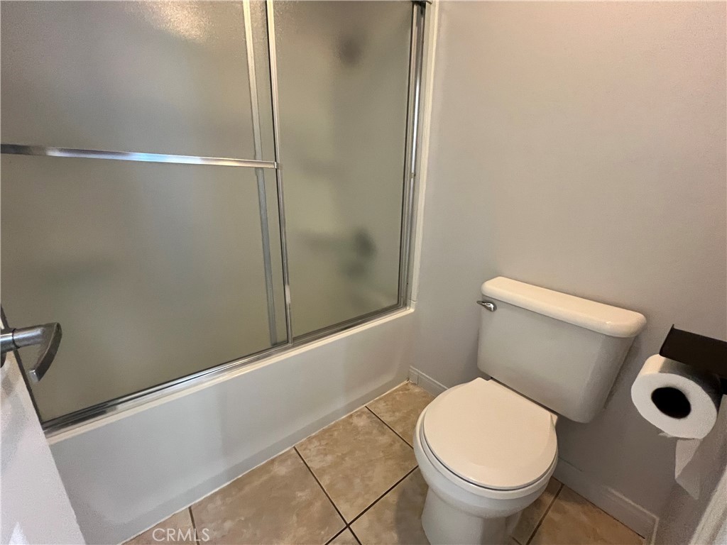 https://media.crmls.org/medias/b7f6a163-7ca1-449c-83aa-fb032394a6ce.jpg?preset=X-Large