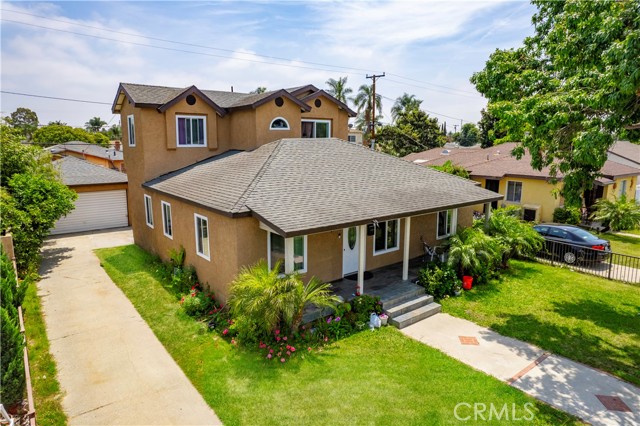 Detail Gallery Image 1 of 30 For 2730 Hayes Ave, Long Beach,  CA 90810 - 6 Beds | 3 Baths
