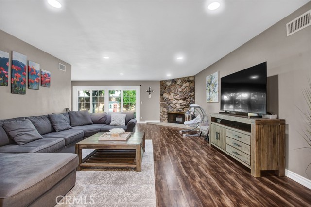 10122 Cozycroft Avenue, Chatsworth, CA, 91311 10122 Cozycroft Avenue, Chatsworth, CA, 91311