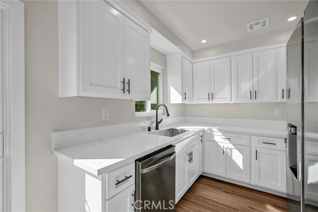 14831 Kingsdale Avenue photo 9
