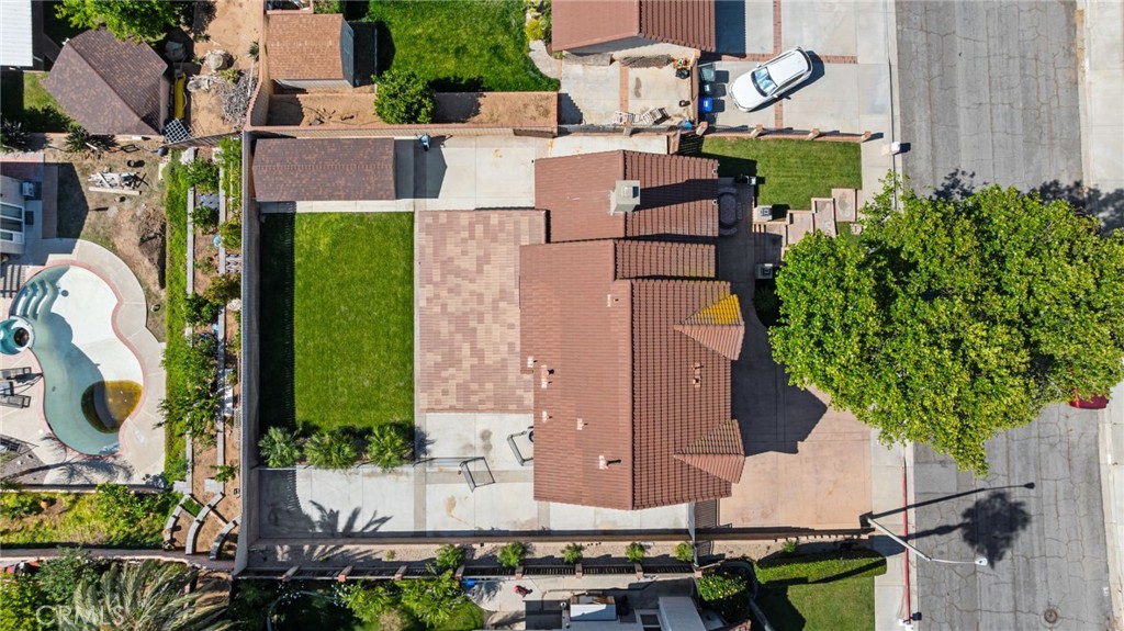 https://media.crmls.org/medias/b7f79df6-b028-4bc6-afaf-2d3ba65fbdc2.jpg?preset=X-Large