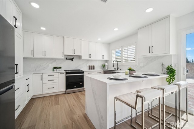 19040 Celtic Street, Porter Ranch CA: https://media.crmls.org/medias/b7f7a47a-b3ed-489d-8f44-026da4aa4139.jpg
