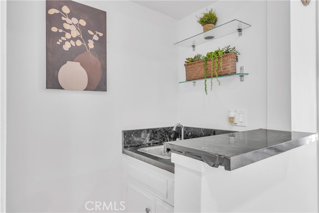 2318 Fox Hill, Los Angeles CA: https://media.crmls.org/medias/b7f7af98-0edd-46e9-a9c1-c8eb55ef82fc.jpg