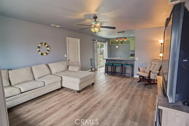 Detail Gallery Image 3 of 14 For 40287 Fieldspring, Palmdale,  CA 93591 - 4 Beds | 2 Baths