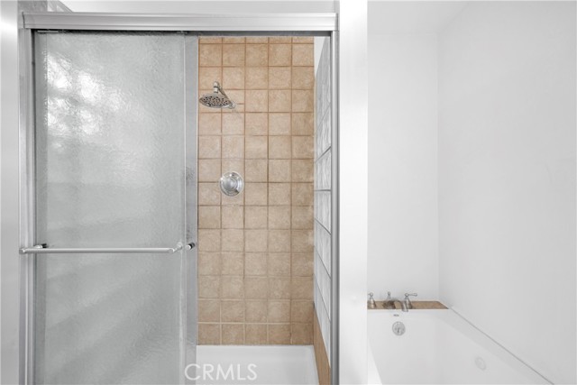 8381 E Hendrie Street, Long Beach CA: https://media.crmls.org/medias/b7f8dedb-a23d-445e-a557-a85b93440a90.jpg