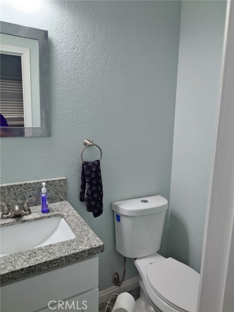 Detail Gallery Image 13 of 32 For 27209 Outrigger #B,  Helendale,  CA 92342 - 2 Beds | 2/1 Baths