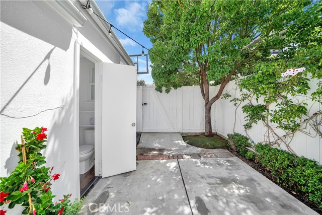 Detail Gallery Image 25 of 25 For 2027 Miramar Dr, Newport Beach,  CA 92661 - 2 Beds | 1/1 Baths