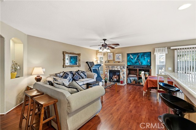 Detail Gallery Image 12 of 43 For 1549 Thomas Dr, Lancaster,  CA 93535 - 4 Beds | 3 Baths