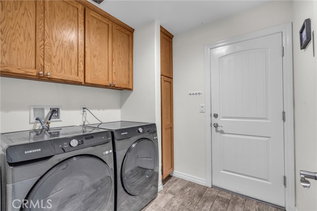18177 Cherry St, Hesperia CA: https://media.crmls.org/medias/b7f97665-3240-4b6a-b05c-30fc5545262e.jpg