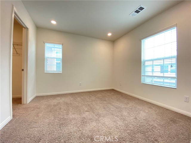 Detail Gallery Image 13 of 19 For 6129 Rosewood Way, Corona,  CA 92880 - 3 Beds | 2/1 Baths