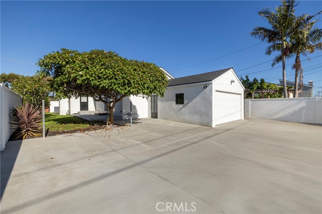 Detail Gallery Image 21 of 24 For 1821 Lake St, Huntington Beach,  CA 92648 - 3 Beds | 3/1 Baths