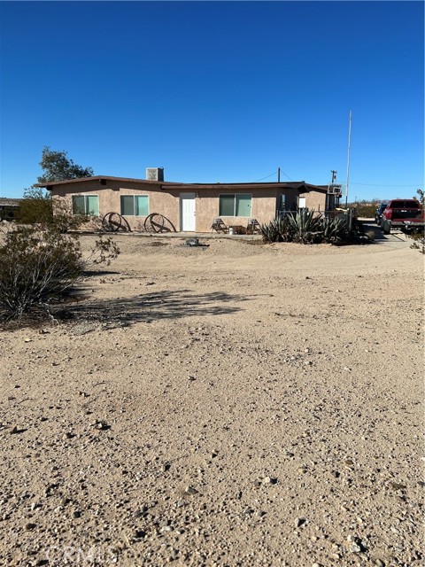 Detail Gallery Image 3 of 11 For 71688 Macrae Rd, Twentynine Palms,  CA 92277 - 3 Beds | 1 Baths