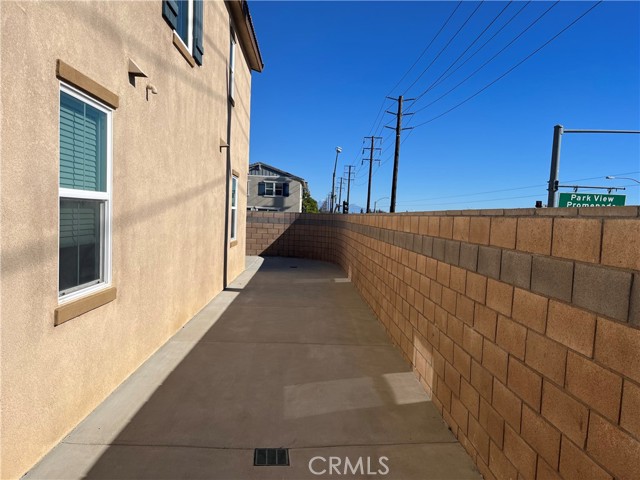 Detail Gallery Image 15 of 19 For 1586 Redwoods Drive, Upland,  CA 91784 - 4 Beds | 3 Baths