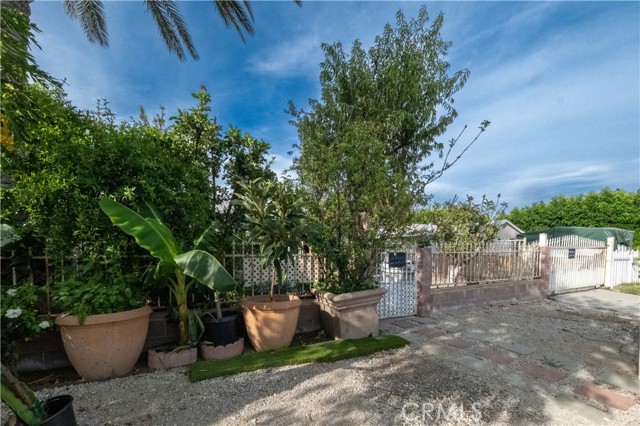 Detail Gallery Image 9 of 47 For 15719 Romar St, North Hills,  CA 91343 - 3 Beds | 2 Baths