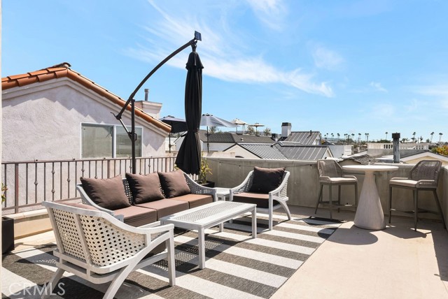 Detail Gallery Image 32 of 45 For 410 Acacia Ave #1/2,  Corona Del Mar,  CA 92657 - 3 Beds | 3 Baths