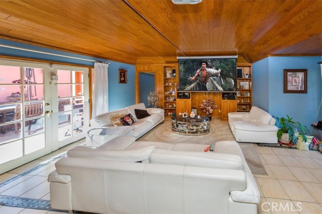 Detail Gallery Image 12 of 56 For 8547 Amestoy, –,  CA 91325 - 5 Beds | 4 Baths