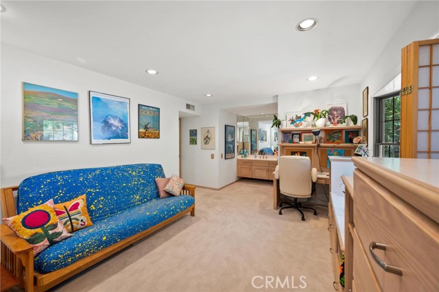 17034 Escalon Drive, Encino CA: https://media.crmls.org/medias/b7fd6eec-6e3e-4706-8b00-da0c6632cdc2.jpg