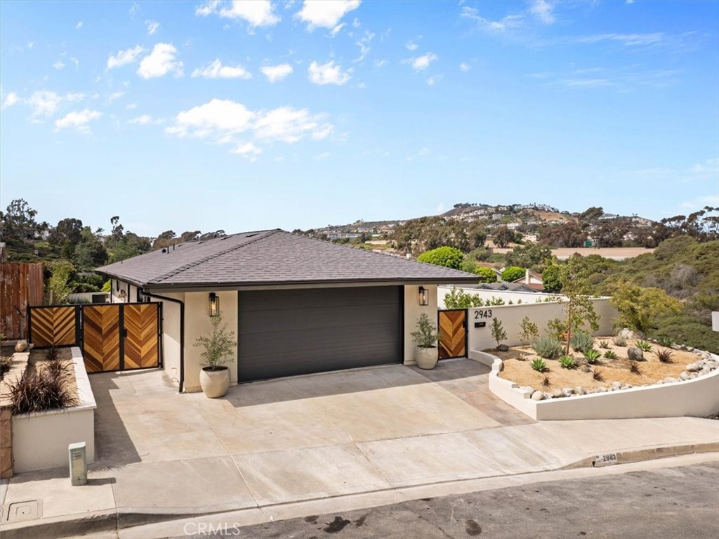2943 Via San Jacinto